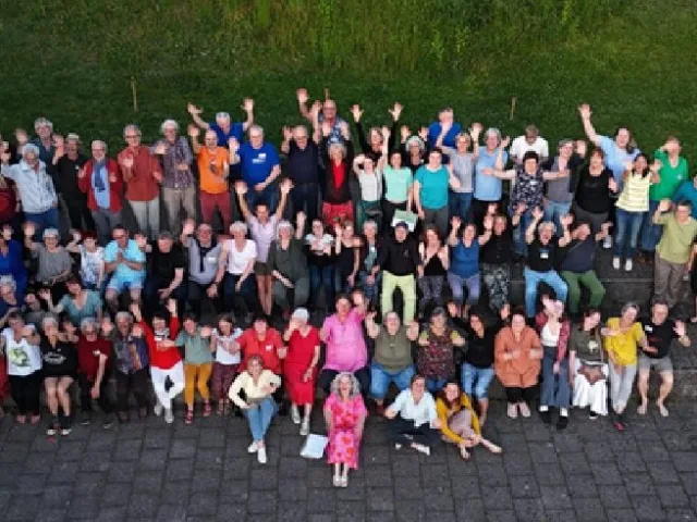 Plus de cent choristes français et allemands réunis pour une photo de groupe